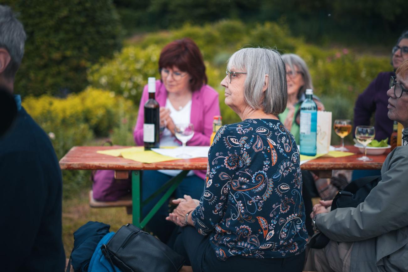 Frauen bei einem Open Air Konzert