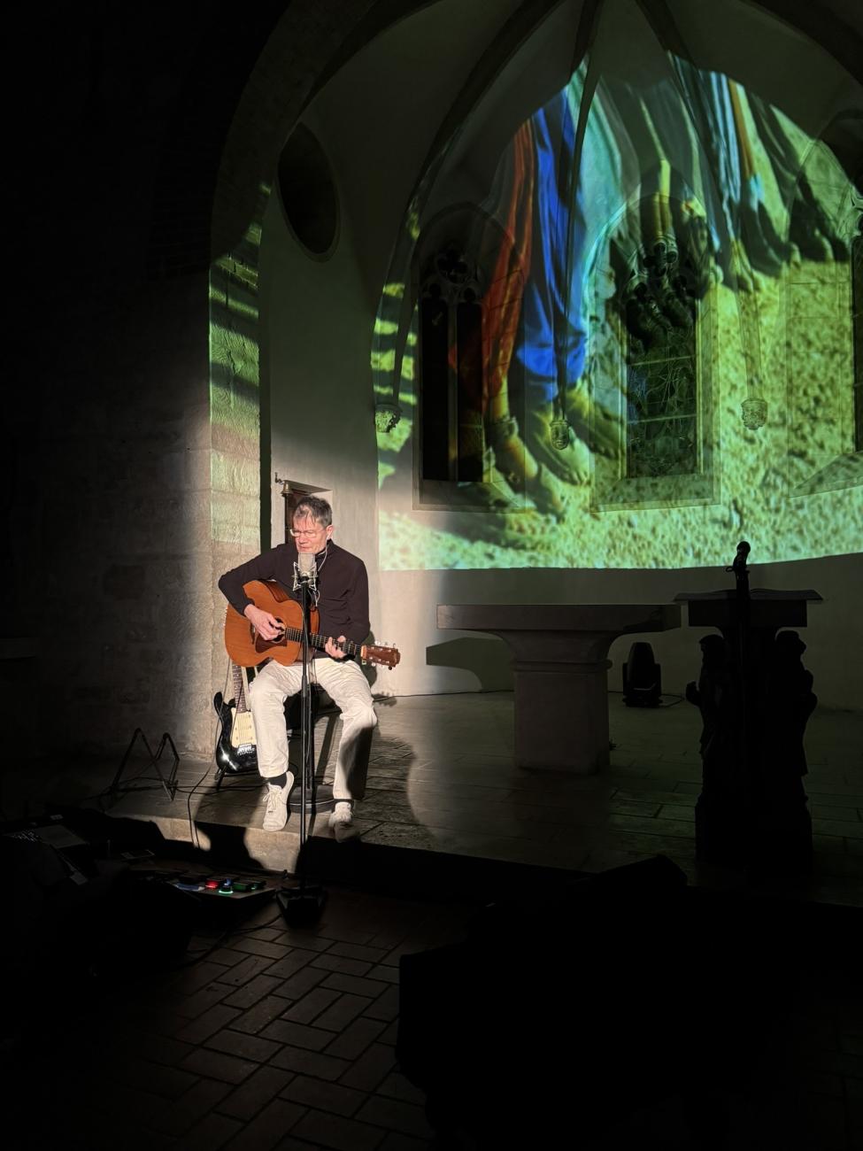 Musiker in einer Kirche